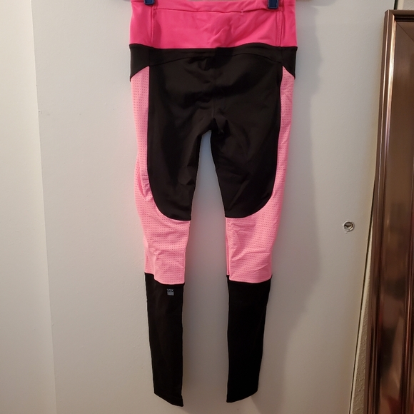 Victoria's Secret VSX Sport | Black/Pink Knockout Legging - Picture 4 of 8
